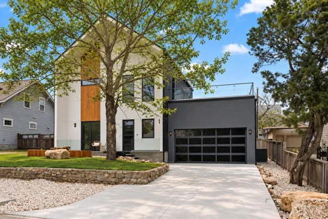 2915 Chisholm Trail