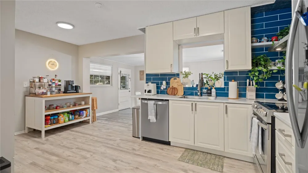 1124 W DESOTO STREET Clermont, FL 34711