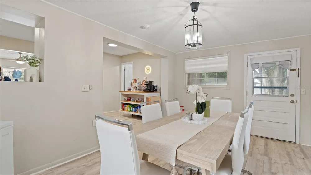 1124 W DESOTO STREET Clermont, FL 34711