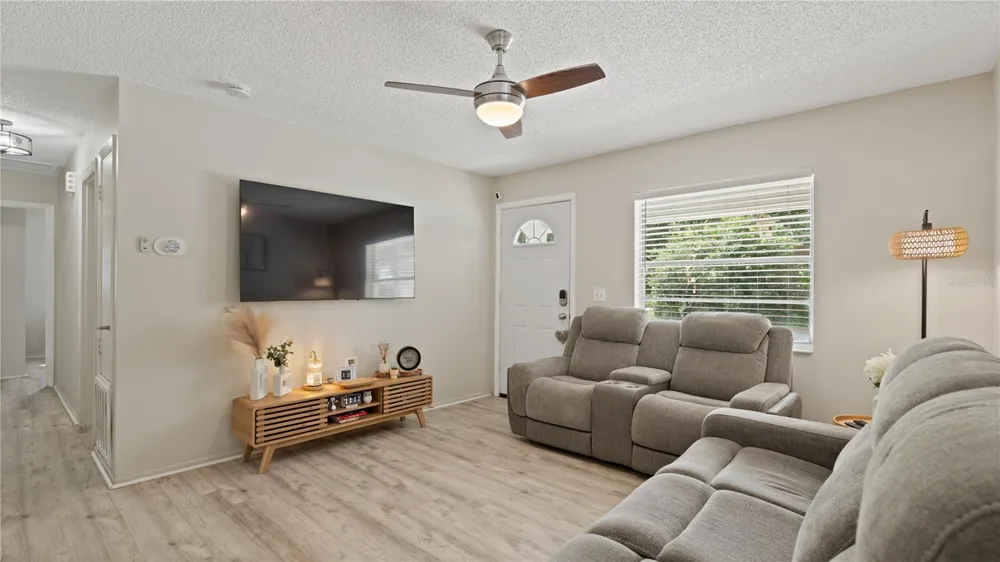 1124 W DESOTO STREET Clermont, FL 34711