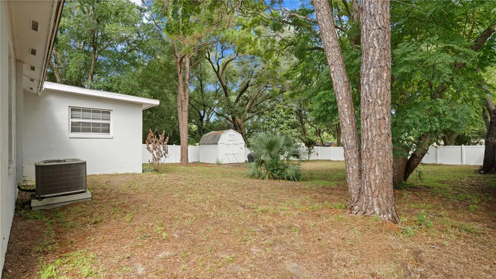 1124 W DESOTO STREET Clermont, FL 34711