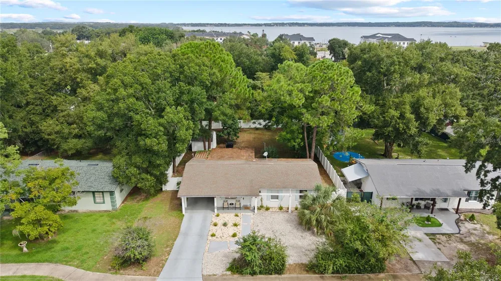 1124 W DESOTO STREET Clermont, FL 34711