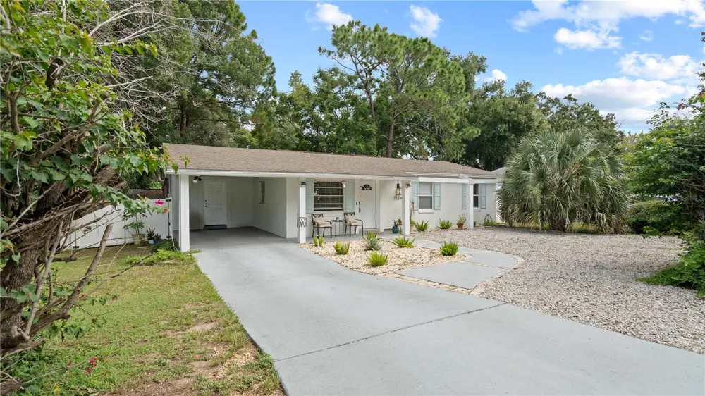1124 W DESOTO STREET Clermont, FL 34711