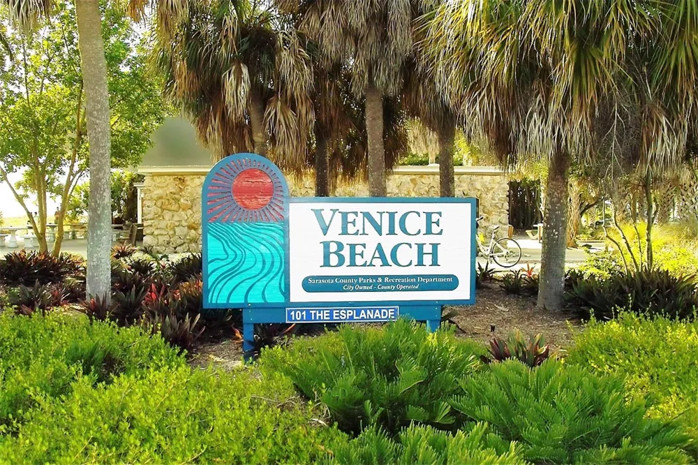 605 RAVENNA STREET Venice, FL 34285