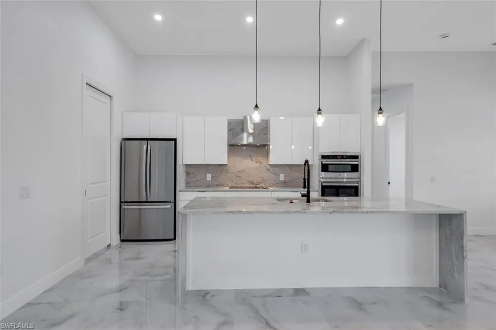 215 SW 37th Lane Cape Coral, FL 33914