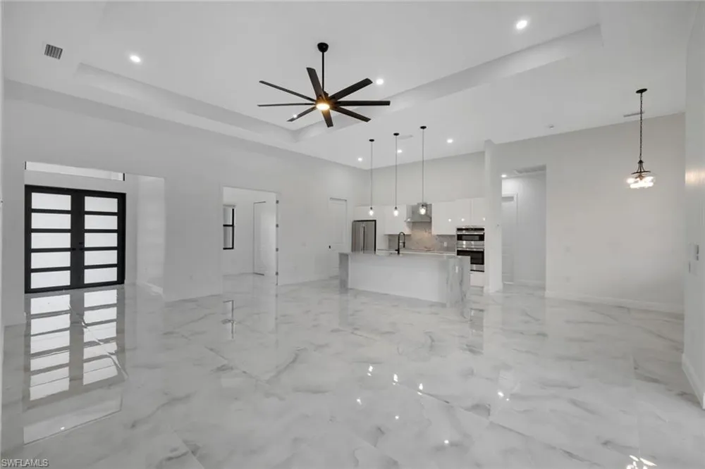 215 SW 37th Lane Cape Coral, FL 33914