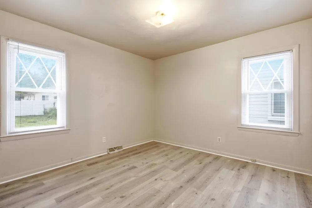 29123 Powers Street Westland, MI 48186