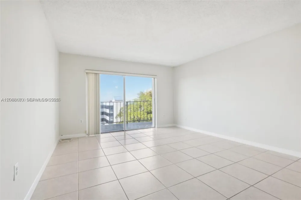 9360 Fontainebleau Blvd #612 Miami, FL 33172