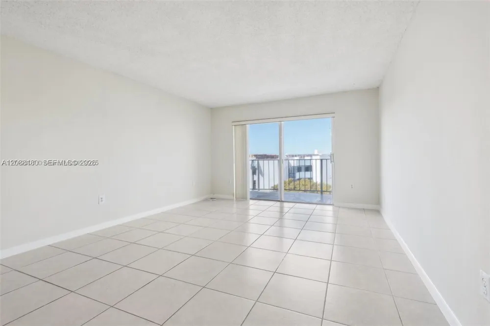 9360 Fontainebleau Blvd #612 Miami, FL 33172