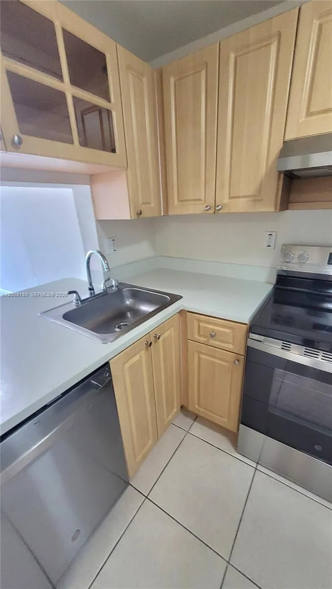 9360 Fontainebleau Blvd #612 Miami, FL 33172