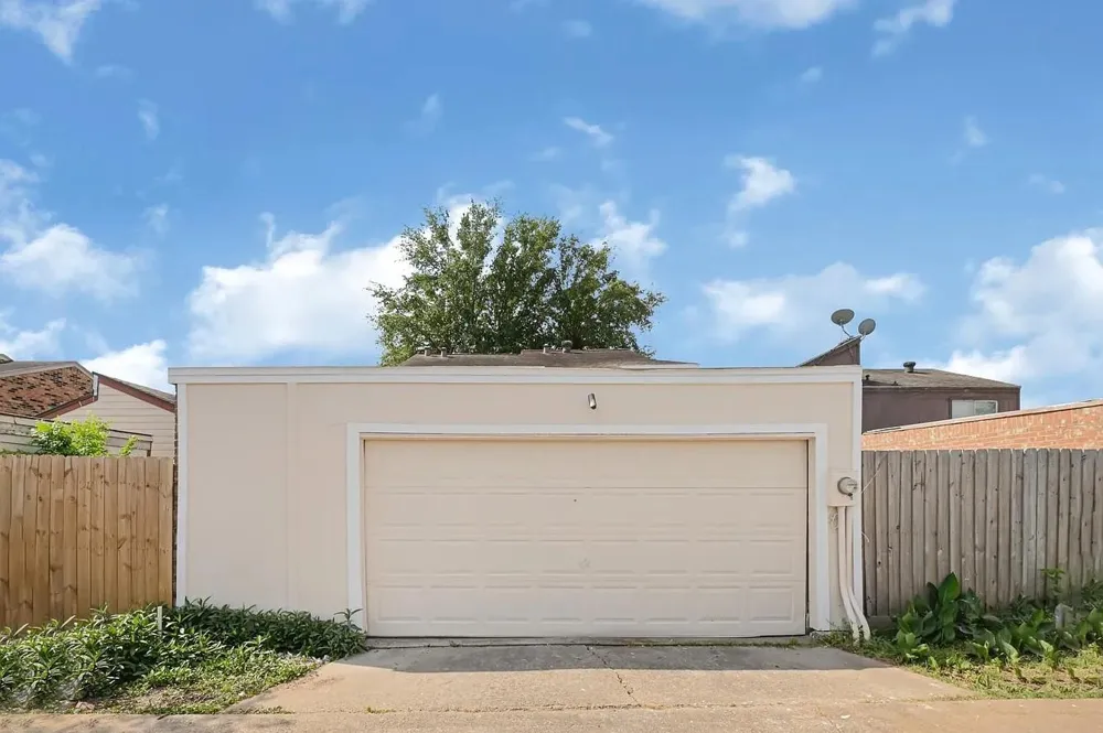 6326 Cambridge Glen Lane Houston, TX 77035
