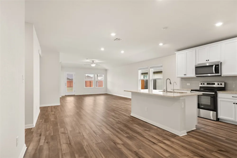 105 Saviano Road Hutto, TX 78634