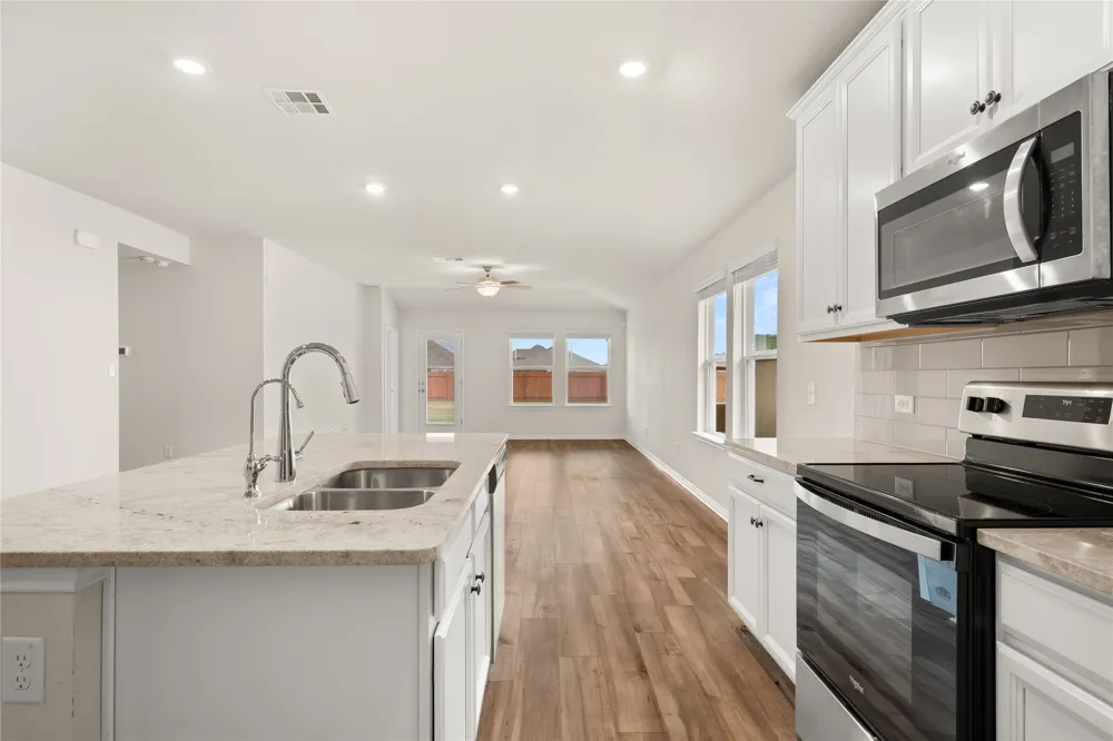 105 Saviano Road Hutto, TX 78634