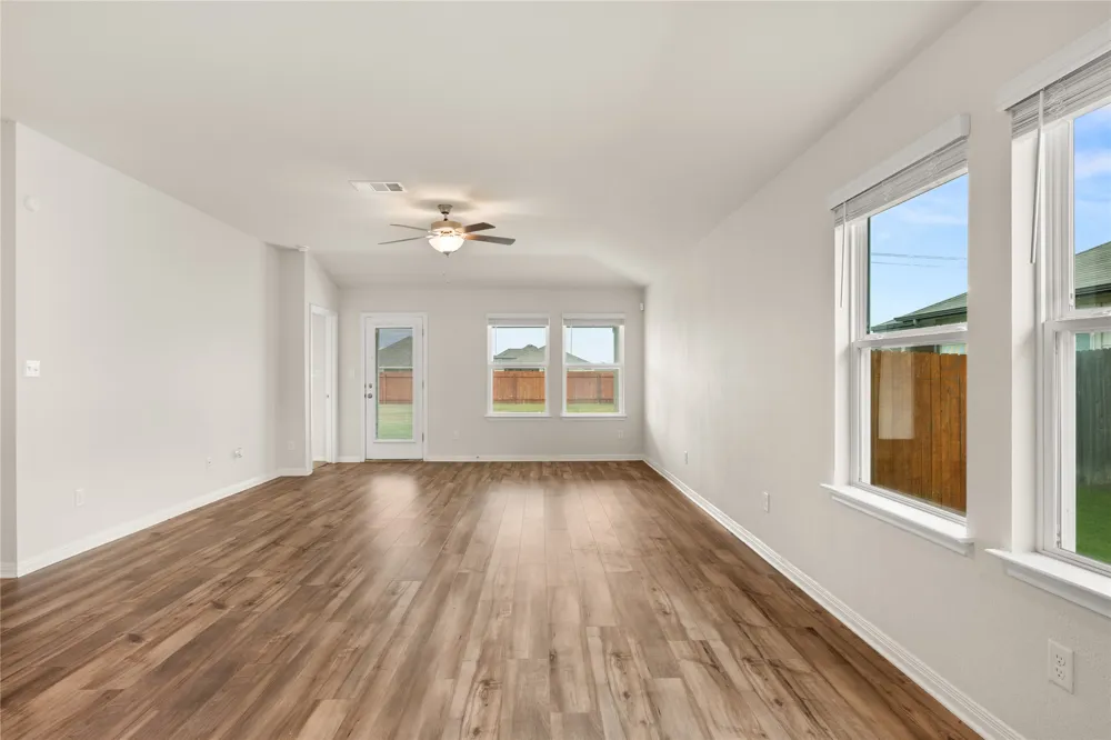 105 Saviano Road Hutto, TX 78634