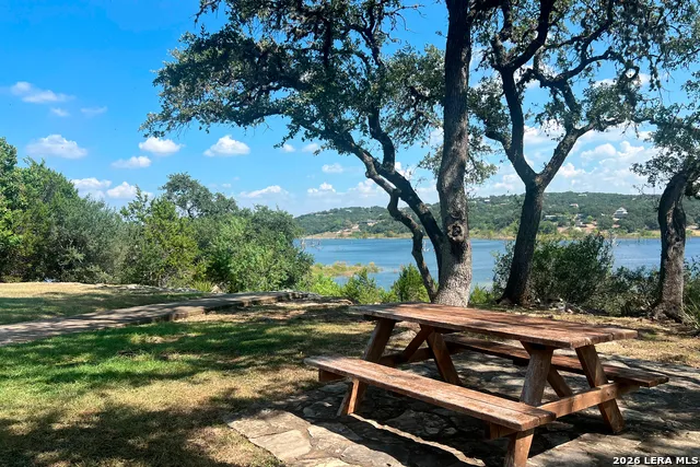 1126 Ensenada Dr Canyon Lake, TX 78133