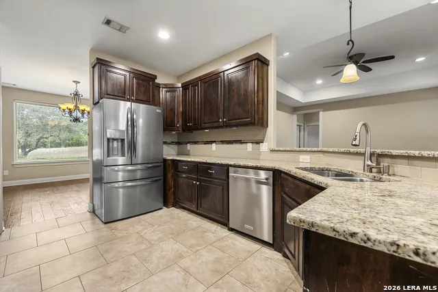 1126 Ensenada Dr Canyon Lake, TX 78133