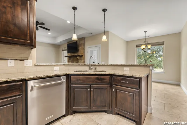 1126 Ensenada Dr Canyon Lake, TX 78133