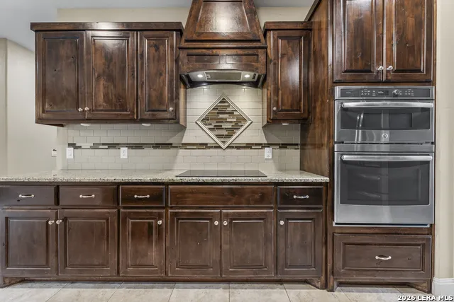 1126 Ensenada Dr Canyon Lake, TX 78133