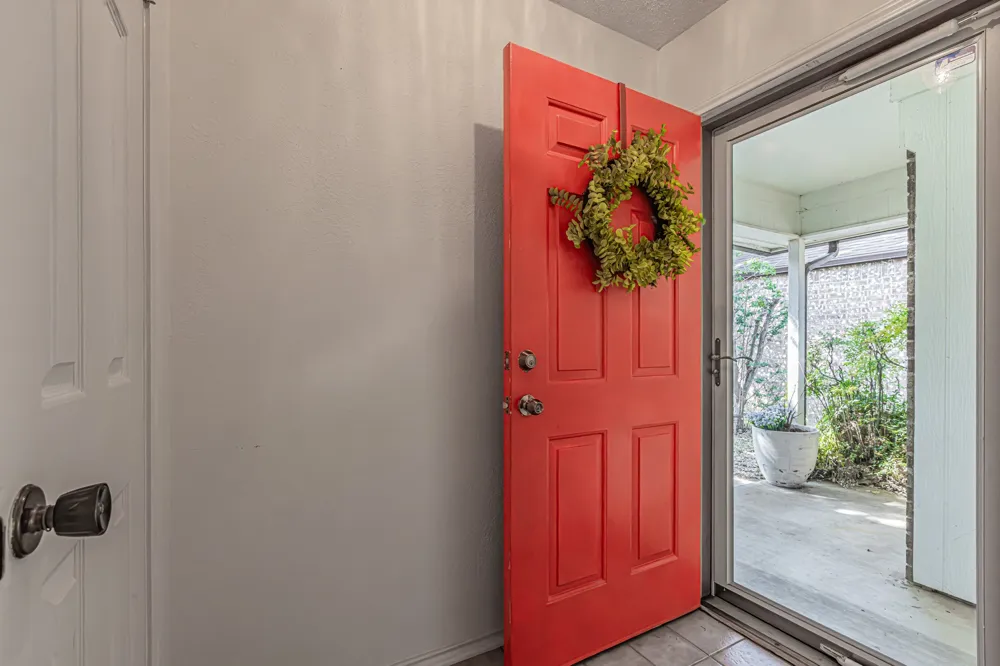 1724 Red Bud Lane Euless, TX 76039