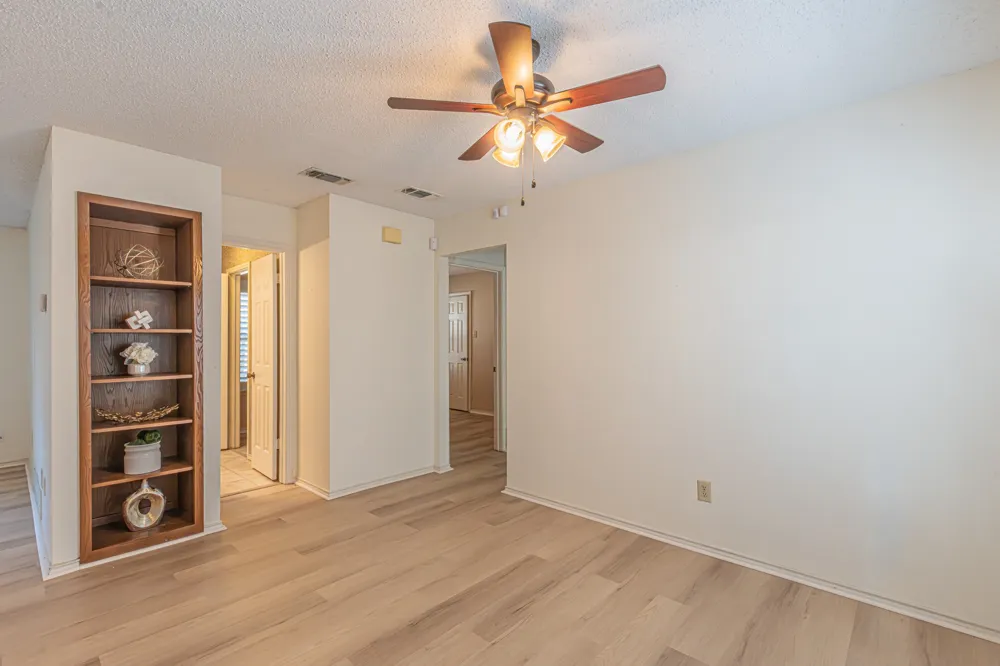1724 Red Bud Lane Euless, TX 76039