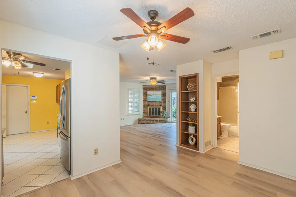 1724 Red Bud Lane Euless, TX 76039