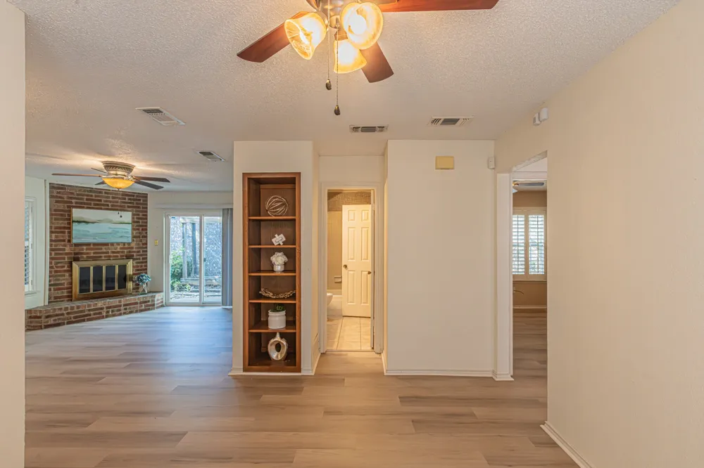 1724 Red Bud Lane Euless, TX 76039