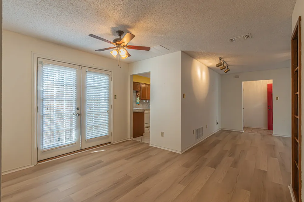 1724 Red Bud Lane Euless, TX 76039