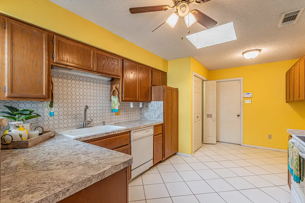 1724 Red Bud Lane Euless, TX 76039