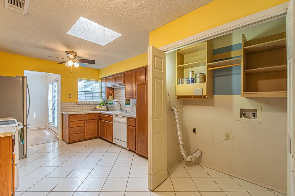 1724 Red Bud Lane Euless, TX 76039