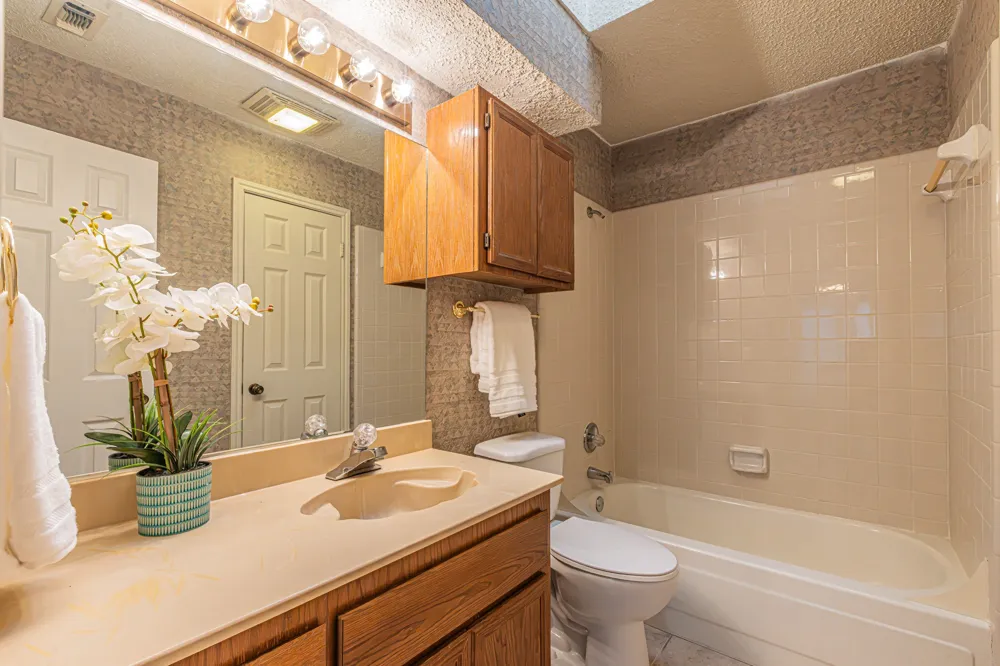 1724 Red Bud Lane Euless, TX 76039