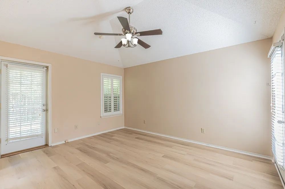 1724 Red Bud Lane Euless, TX 76039