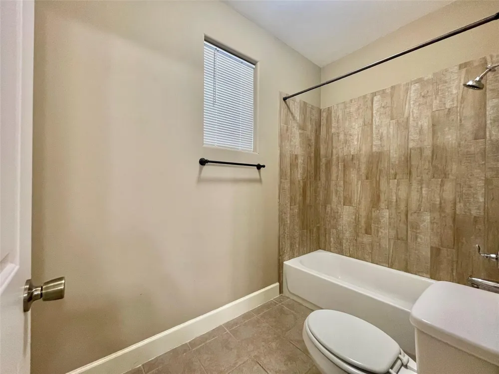 219 W 27th Street #D Houston, TX 77008