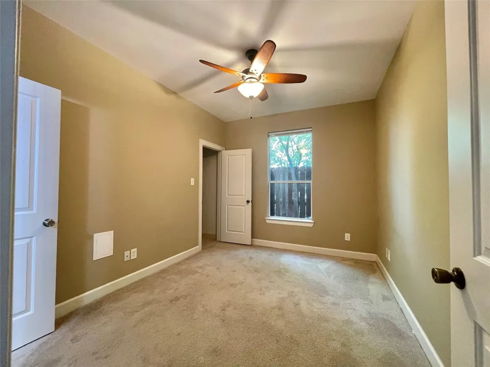 219 W 27th Street #D Houston, TX 77008