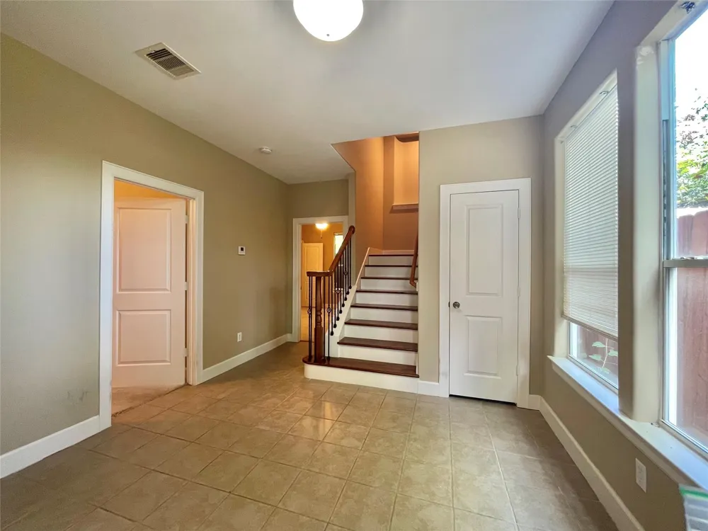 219 W 27th Street #D Houston, TX 77008