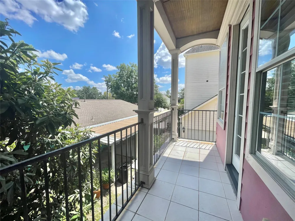 219 W 27th Street #D Houston, TX 77008