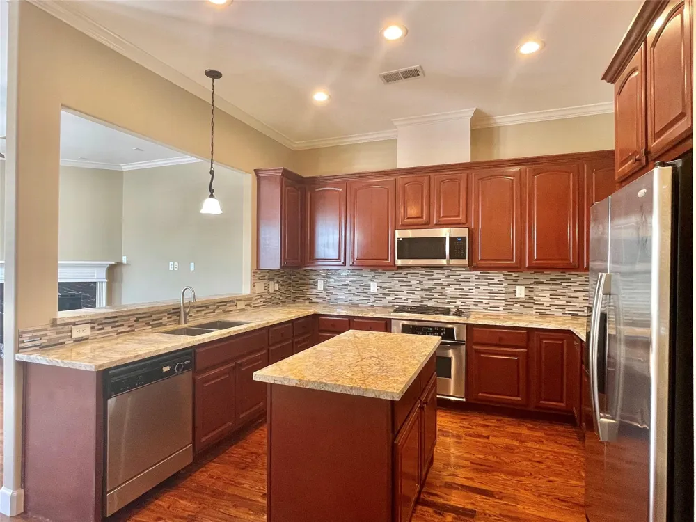 219 W 27th Street #D Houston, TX 77008