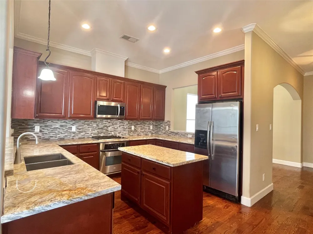 219 W 27th Street #D Houston, TX 77008