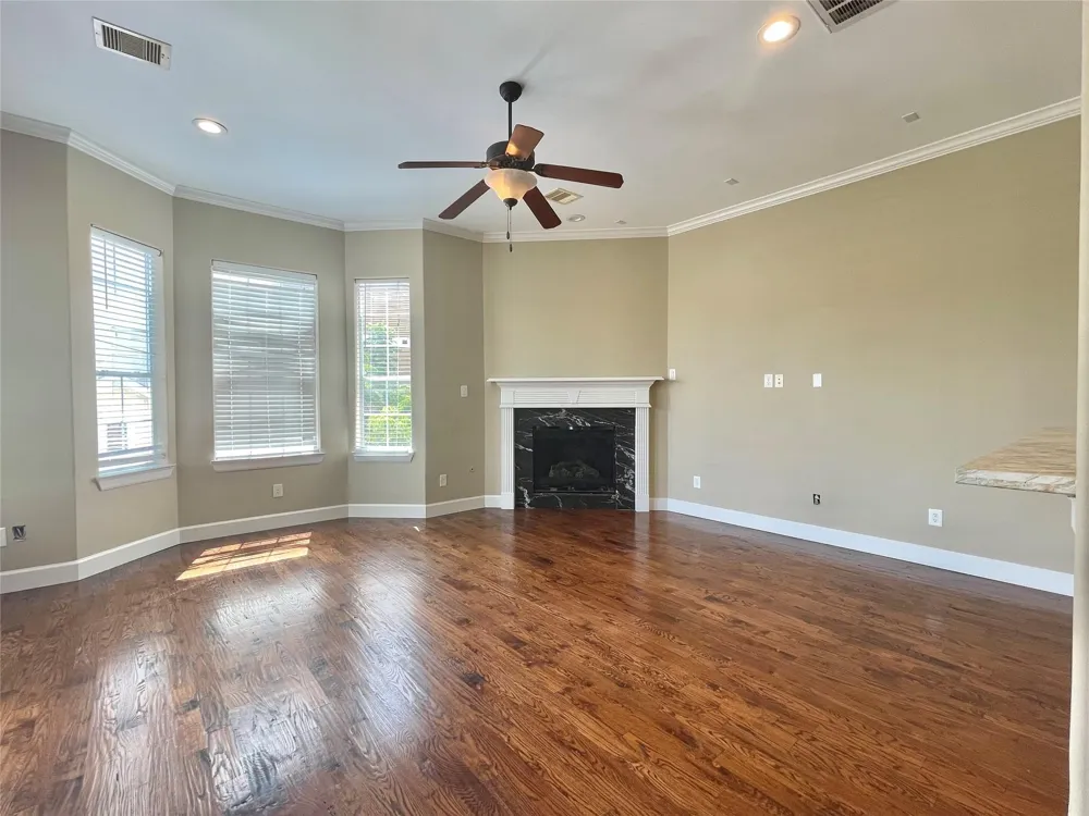 219 W 27th Street #D Houston, TX 77008