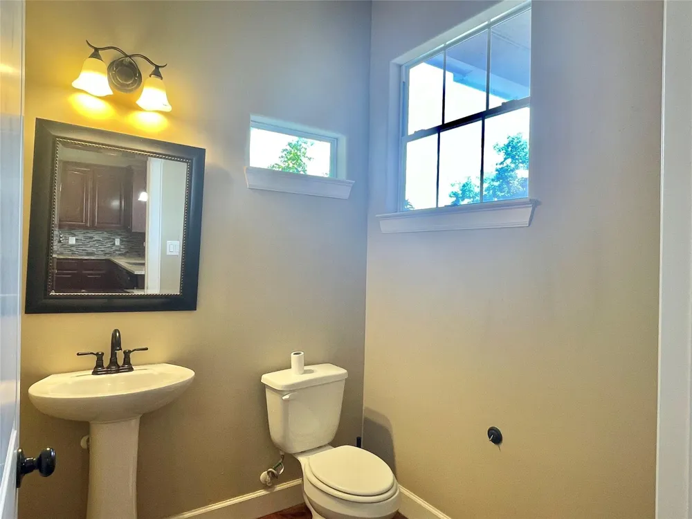 219 W 27th Street #D Houston, TX 77008