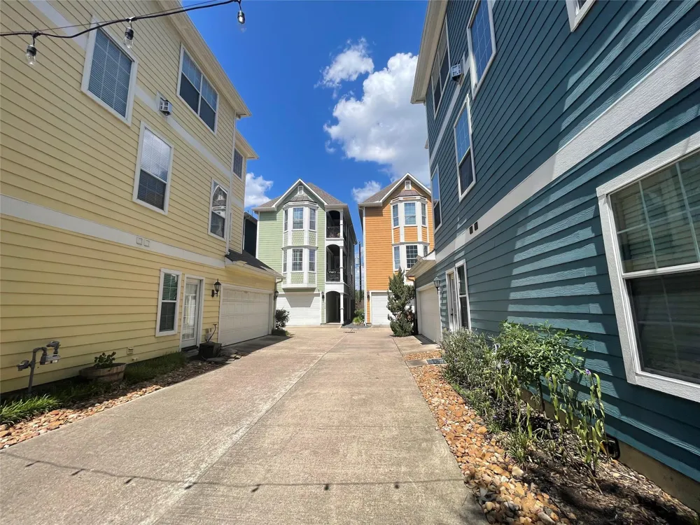 219 W 27th Street #D Houston, TX 77008