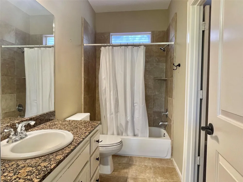 219 W 27th Street #D Houston, TX 77008
