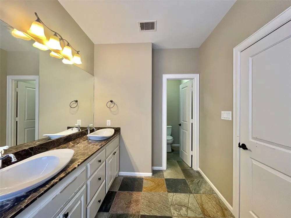 219 W 27th Street #D Houston, TX 77008