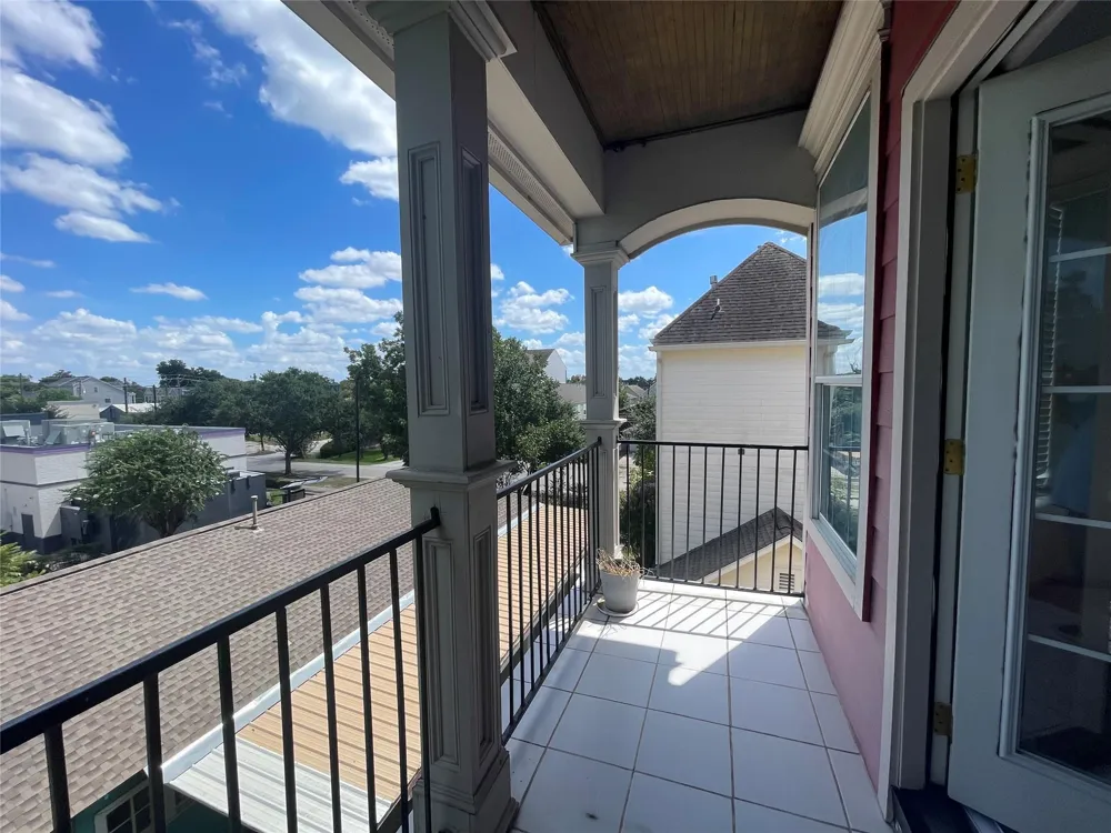 219 W 27th Street #D Houston, TX 77008