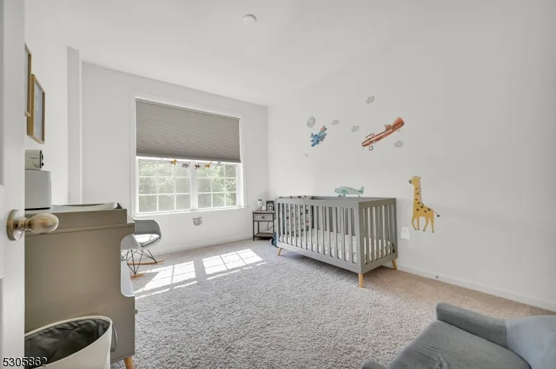 81 Sequoia Dr Cedar Grove, NJ 07009
