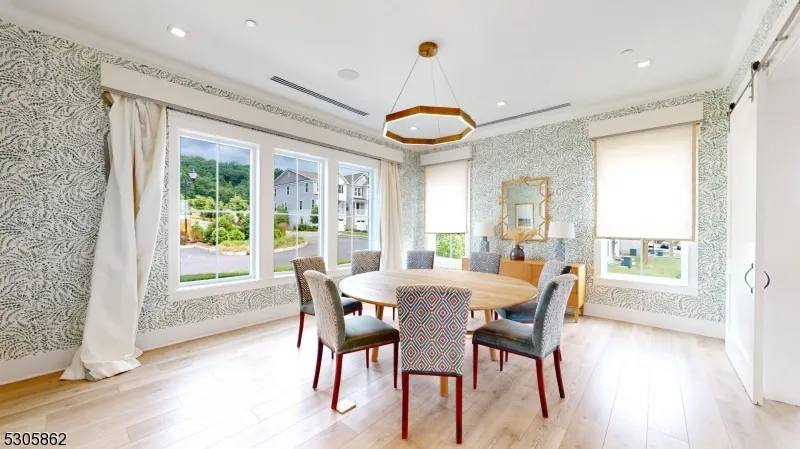 81 Sequoia Dr Cedar Grove, NJ 07009