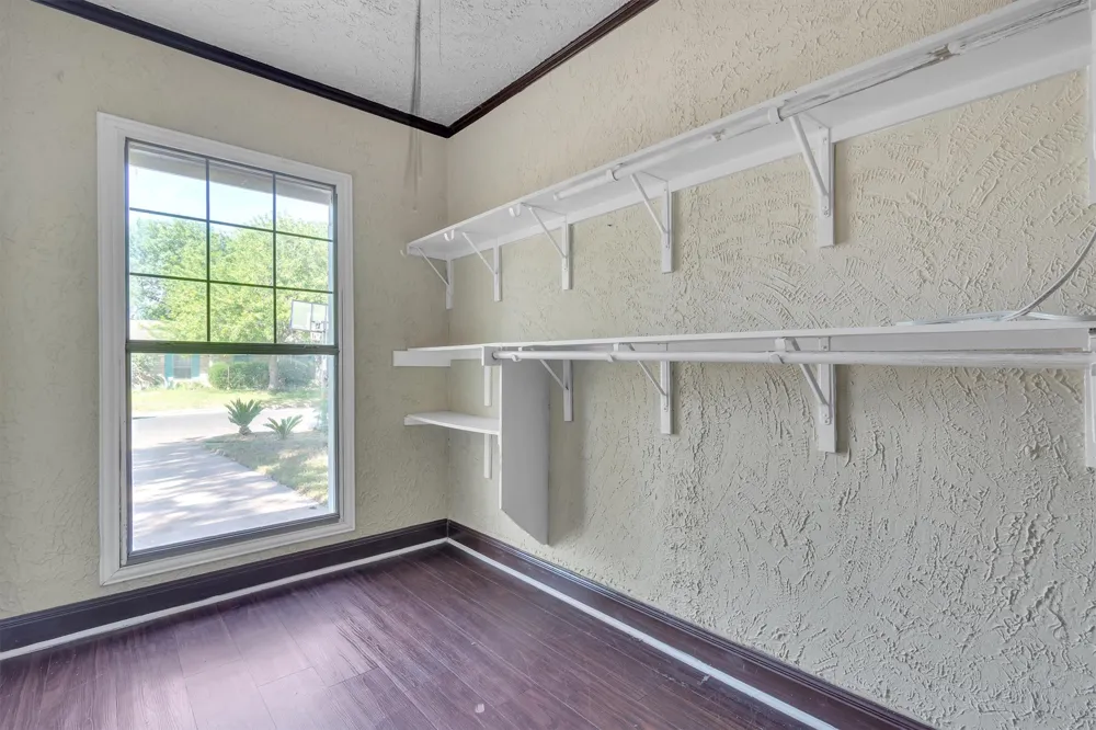 5000 Fontenay Drive Austin, TX 78744