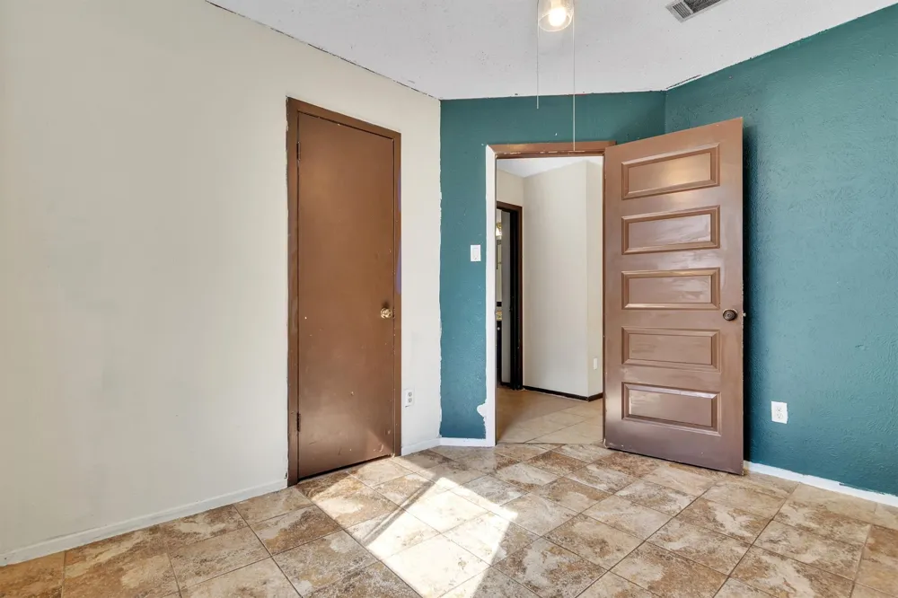 5000 Fontenay Drive Austin, TX 78744