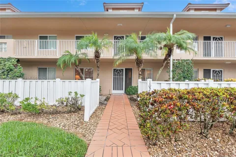 5952 Regal Glen Dr #102