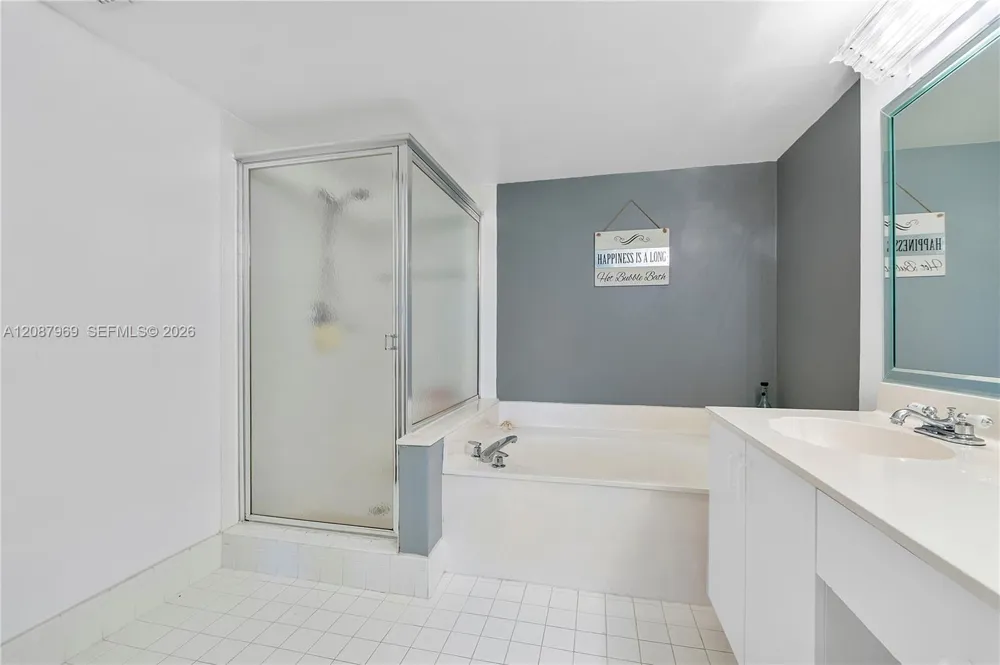 5952 Regal Glen Dr #102 Boynton Beach, FL 33437