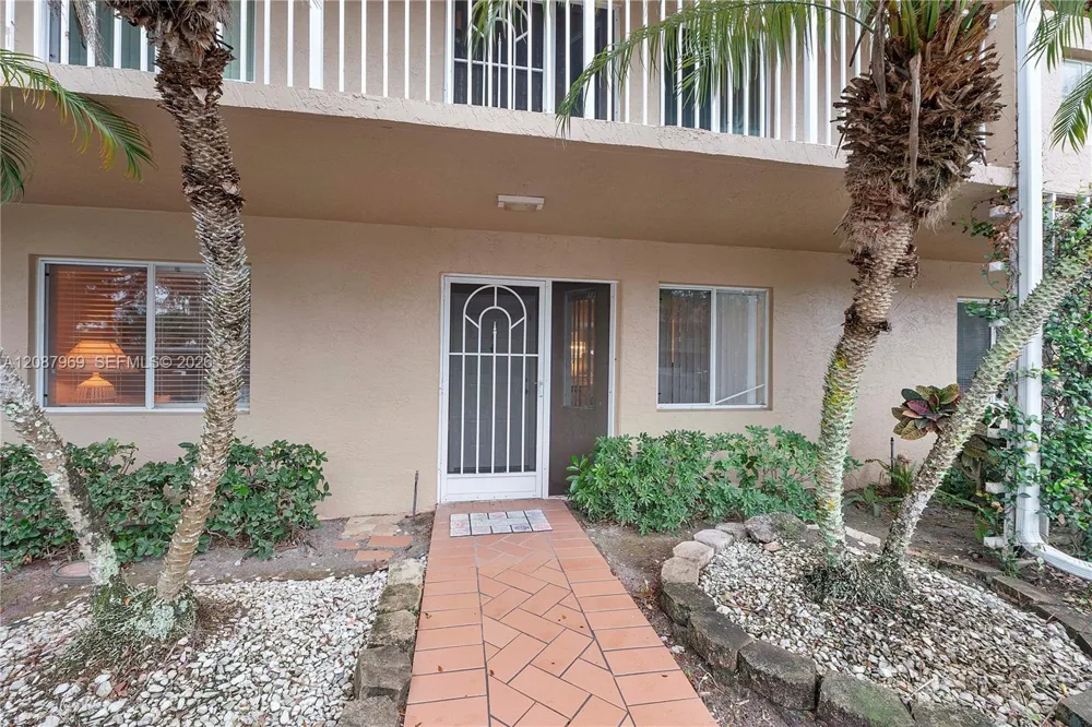 5952 Regal Glen Dr #102 Boynton Beach, FL 33437